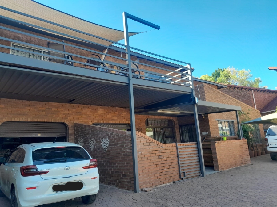 7 Bedroom Property for Sale in Safari Gardens North West